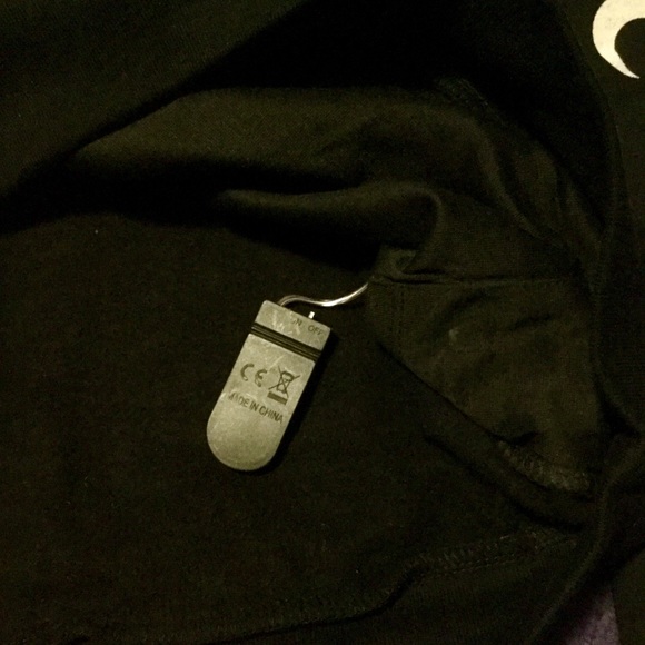 Bundle of 3 Sweaters - Picture 10 of 11